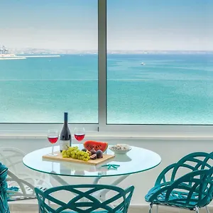Luxury Penthouse 1br-seafront-seasonal Pool-central Apartment Larnaka